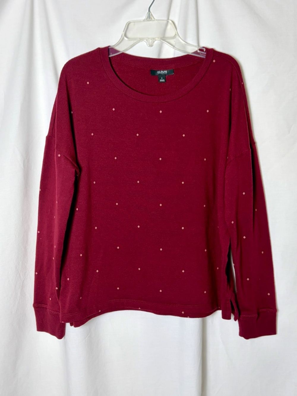 Alfani Maroon Long Sleeve Sweater w/ Small print diamonds on fabric. Size S
